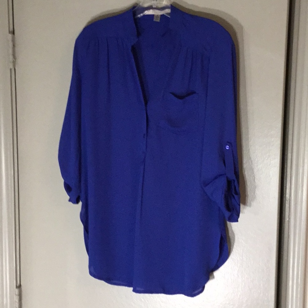 Lady’s top; size small.